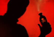 Photo of Ex-husband allegedly throws acid on 19-year-old woman in Karachi