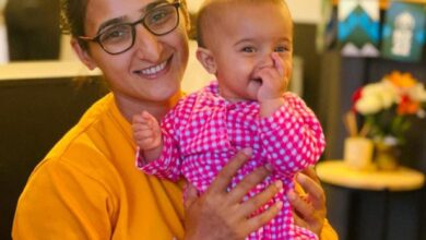 Photo of Bismah changes as mother and cricketer