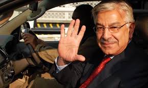 Photo of Govt in no Hurry to Arrest Imran Khan, Dealing with Restraint: Khaja Asif
