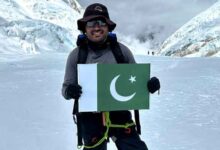 Photo of Karachi student becomes first climber from Sindh to conquer Mount Everest