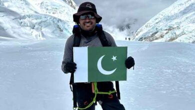 Photo of Karachi student becomes first climber from Sindh to conquer Mount Everest