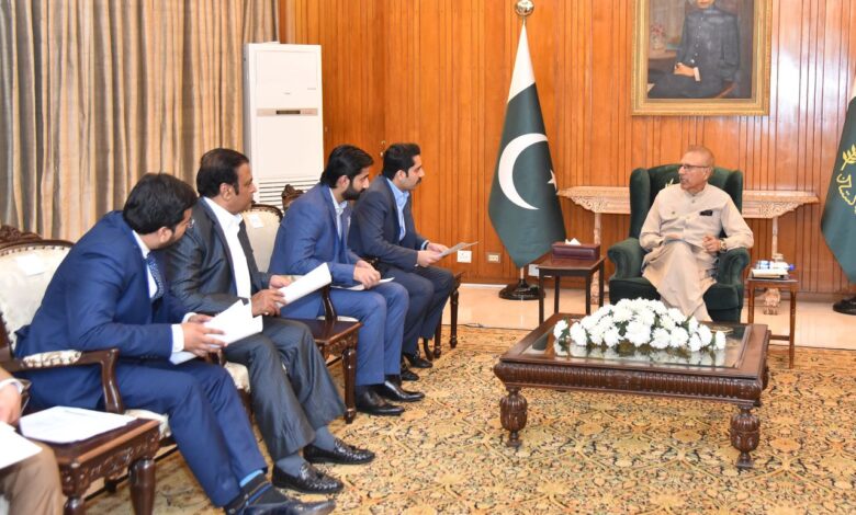 Photo of President Alvi for Promoting Clean, Environment-friendly Transportation