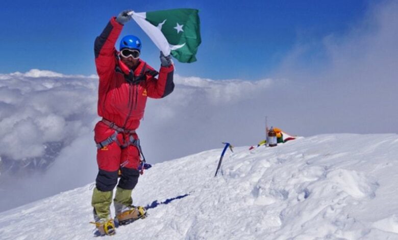 Sirbaz Khan of Pakistan Climbs Mount Everest Without Oxygen Support