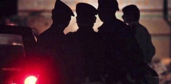 Woman Killed in Karachi, Daughter Injured in "Crossfire" Between Police and Escaping Suspects