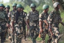 Photo of Pakistani Woman Who Crossed Border Into India Handed Over to Pakistani Rangers