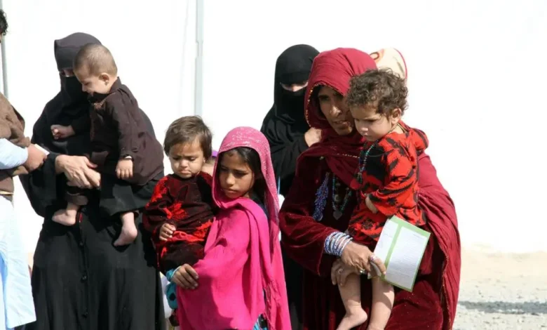 Pakistan’s Plan to Expel Afghan Women Refugees Sparks Human Rights Concerns
