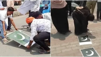 Photo of Kalaburagi Protest: Bajrang Dal Members, Including Women, Remove Pakistani Flags