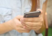 Photo of 8 Million Women in Pakistan Gain Mobile Internet Access Last Year, Narrowing Gender Gap