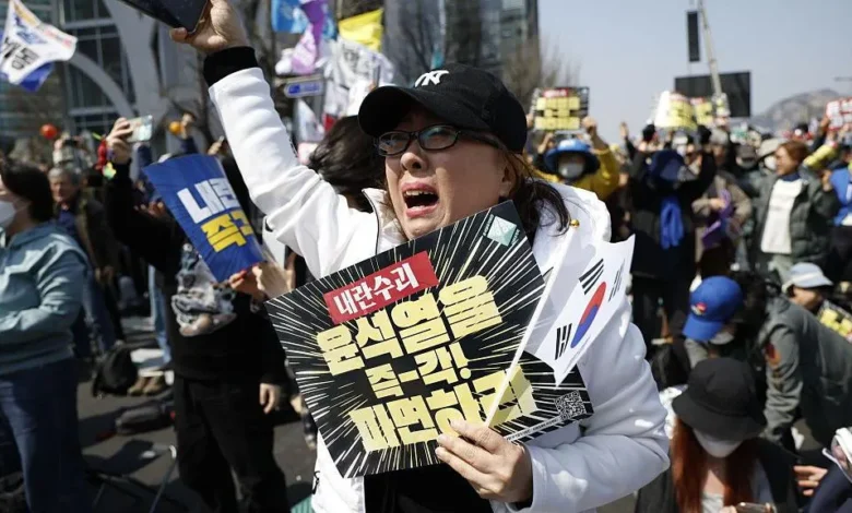 Young South Korean Women Fight to Be Heard Amid Political Silence