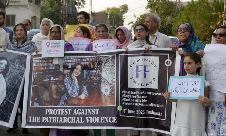 Online Harassment of Women in Pakistan Hits Crisis Point