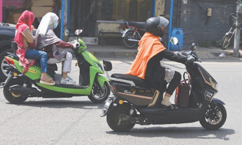 Women on Motorcycles Redefining Urban Mobility in Lahore