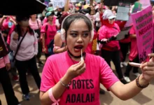 Photo of Indonesia’s “Brave Pink” Protesters March Against Police Abuses and Political Perks