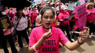 Photo of Indonesia’s “Brave Pink” Protesters March Against Police Abuses and Political Perks