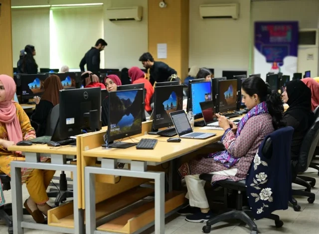 Why Are Pakistan’s Educated Women Still Missing from the Workforce?