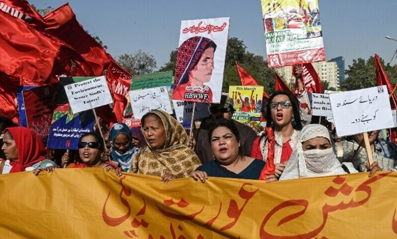 Pakistan’s Women Reporters Drop to Four Per Cent in 2025